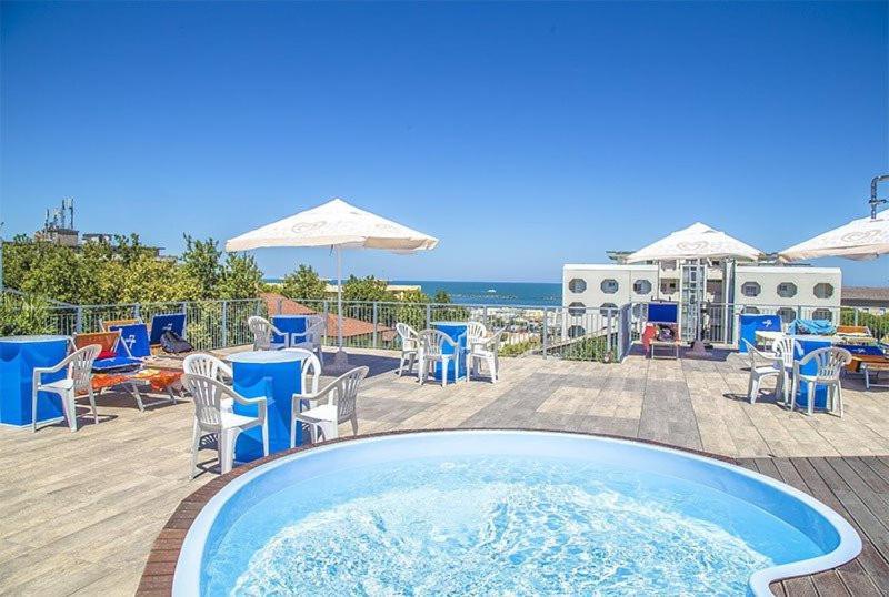 Hotel Leonardo Cesenatico Eksteriør billede